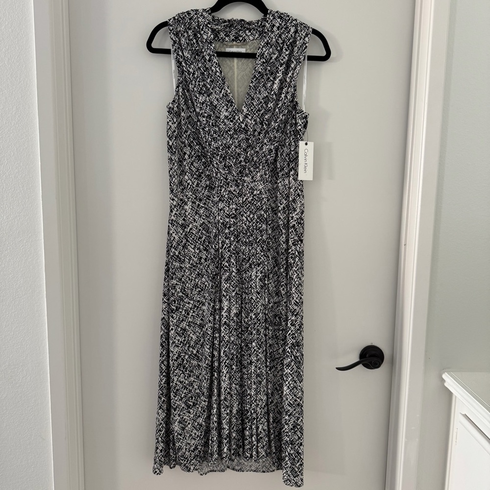 Calvin Klein NWT Abstract  Patterned Midi Dress